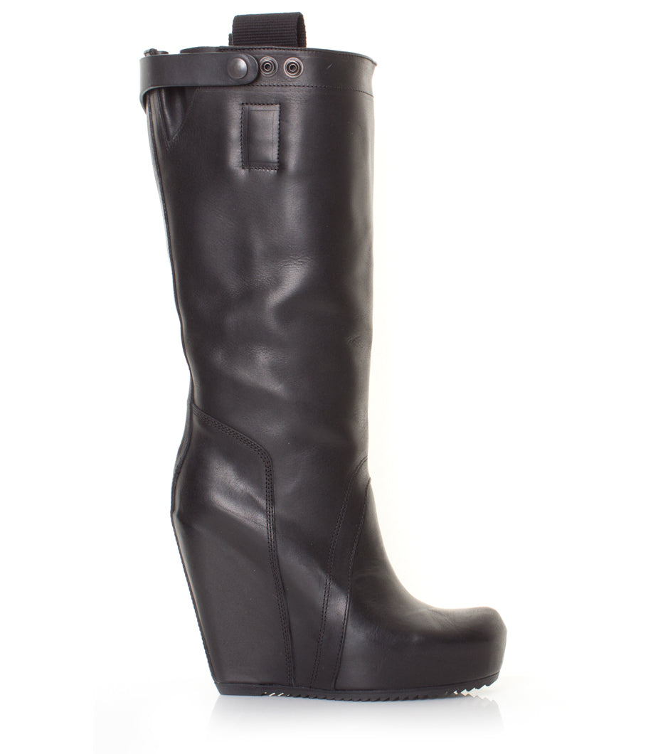 Pull On Wedge Medium